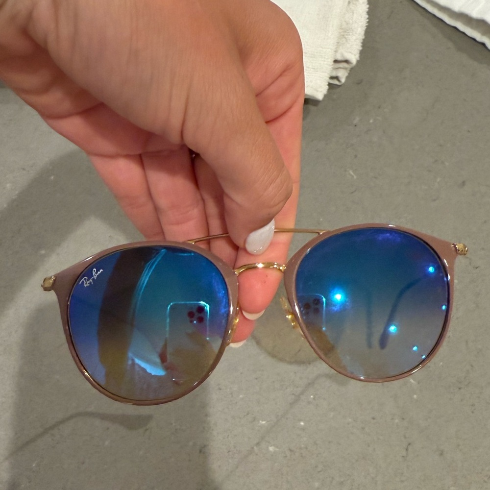 Ray-Ban 🕶️ - Picture 2 of 4